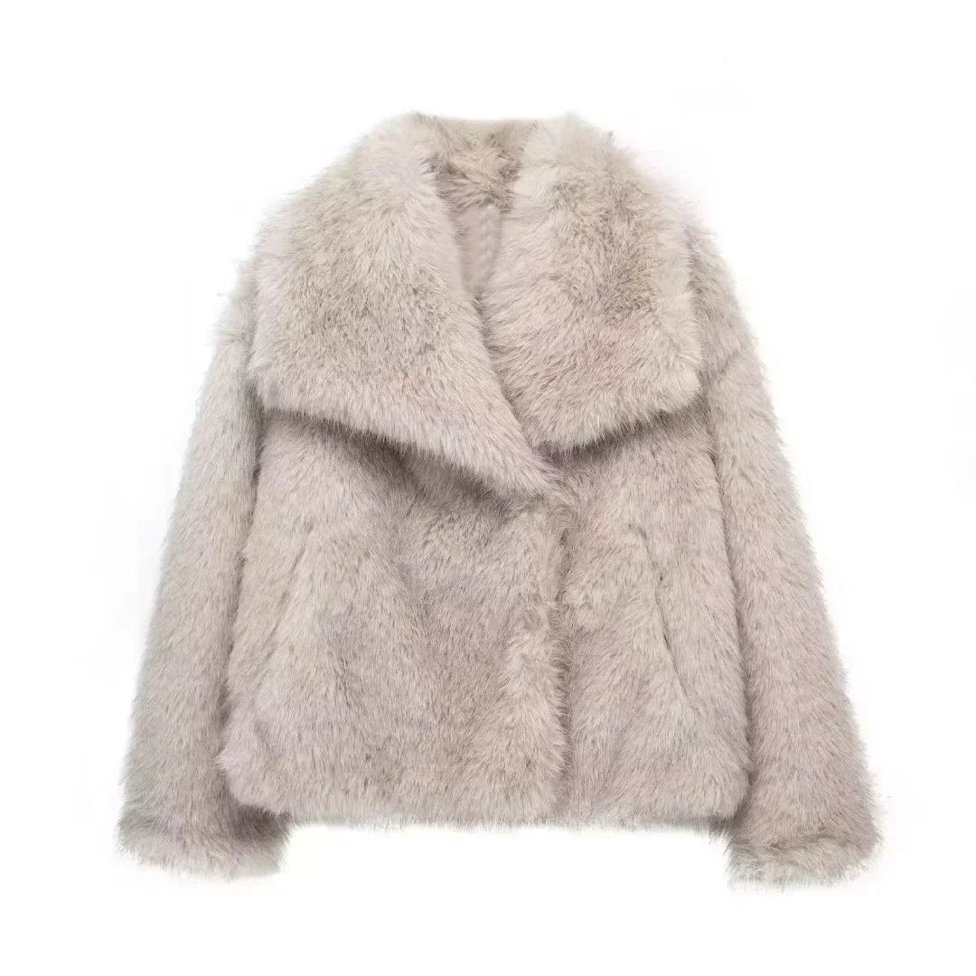 Corrine - Oversized imiteret pelsjakke med bred krave
