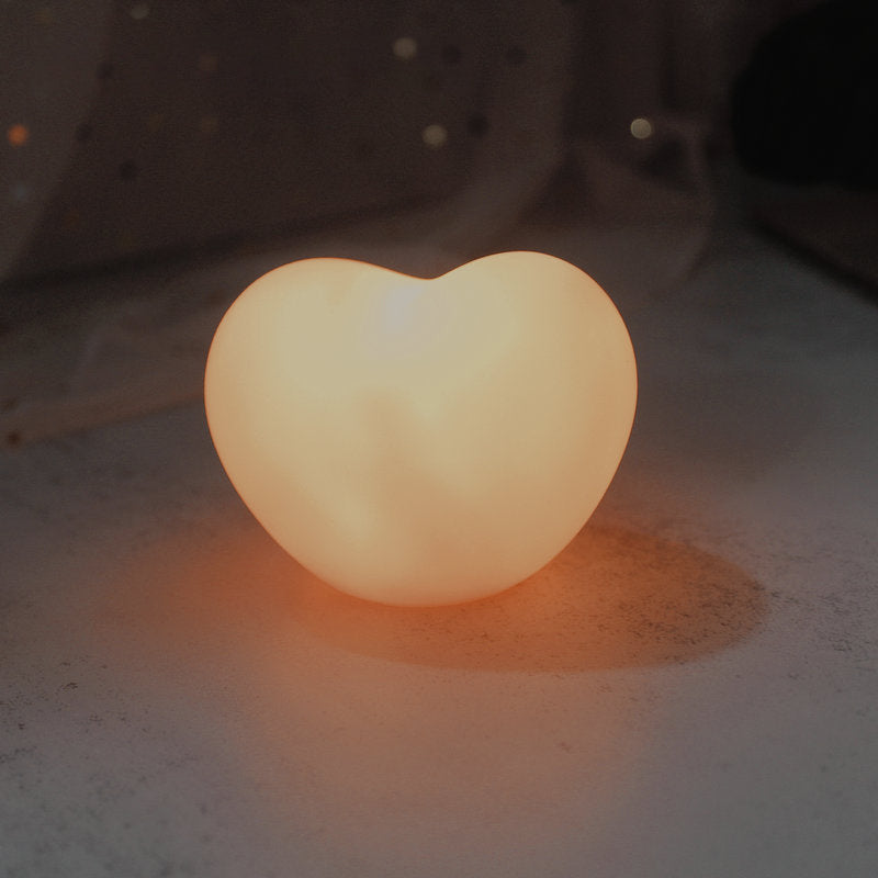 HjerteLys LED Bordlampe – Dekorativ Hjerteformet