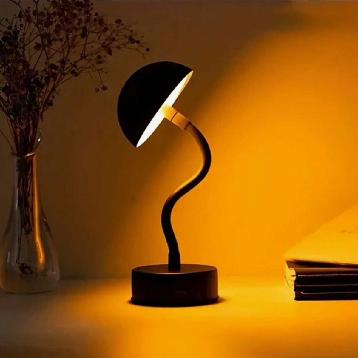 Velora dæmpbar trådløs LED-skrivebordslampe – Genopladelig moderne belysning