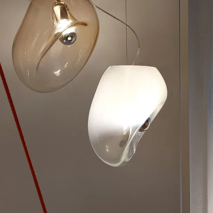 Dråbelux Elegant Glas Pendellampe – Stilfuld Loftsbelysning med Blødt Lys