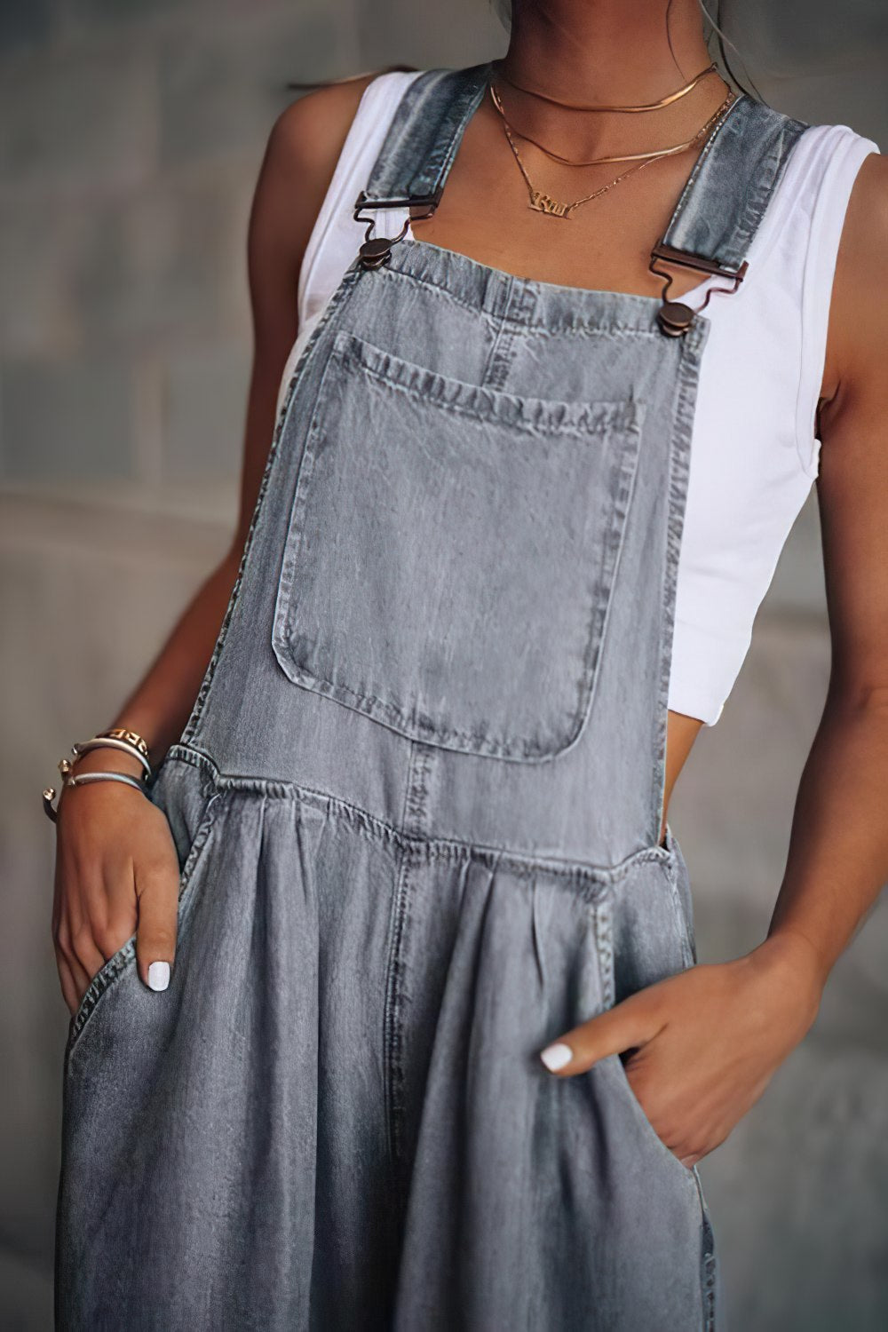Minda - Loose fit og afslappet denim overalls