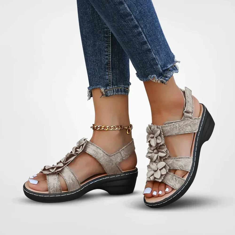 Freja Cushioned Alignment Slip-Ons – Støttende kileformede sandaler