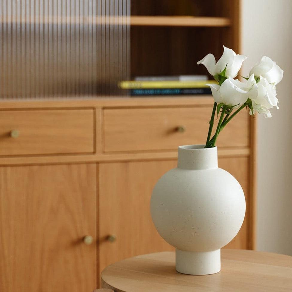 Serenity Curve Vase – Elegant minimalistisk design med glat, buet silhuet