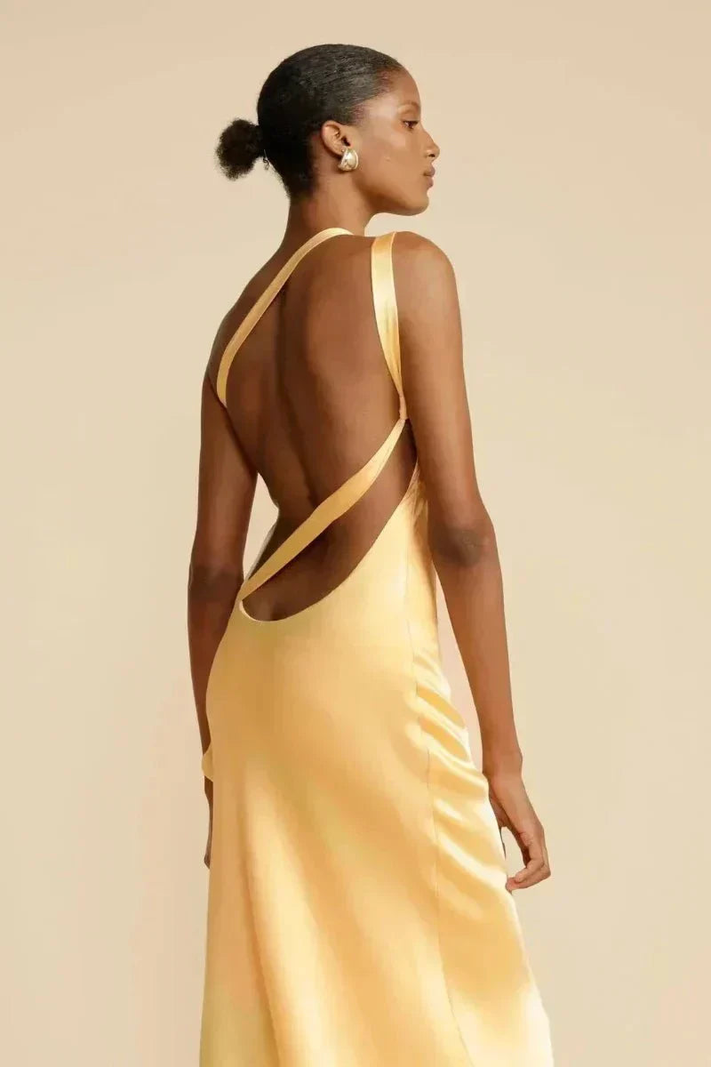 GalaGlide One-Shoulder Maxi-kjole – Elegant asymmetrisk kjole med åben ryg