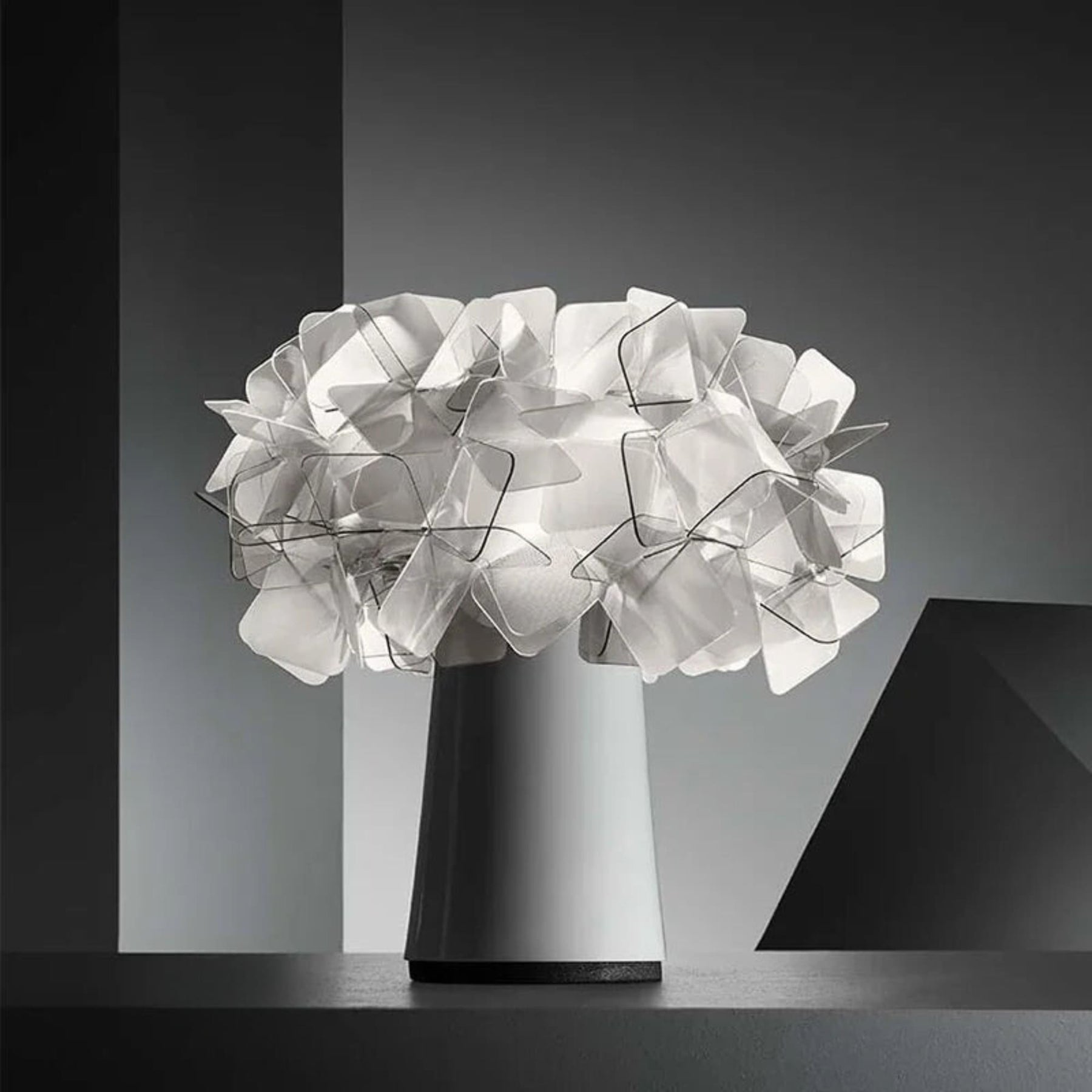 LumaTouch Sleek LED-skrivebordslampe