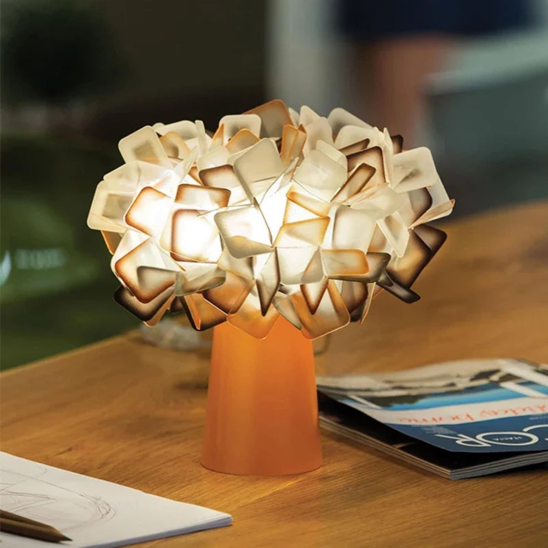 LumaTouch Sleek LED-skrivebordslampe