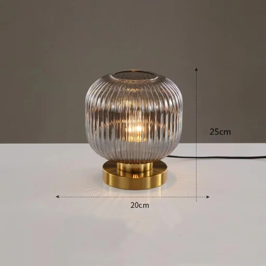 AuraGlow Elegant Bordlampe – Ribbet Design med Stemningsbelysning