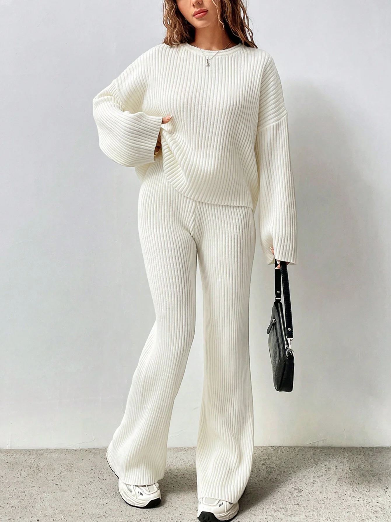Meri - Solid sweater med rund hals og skuldre