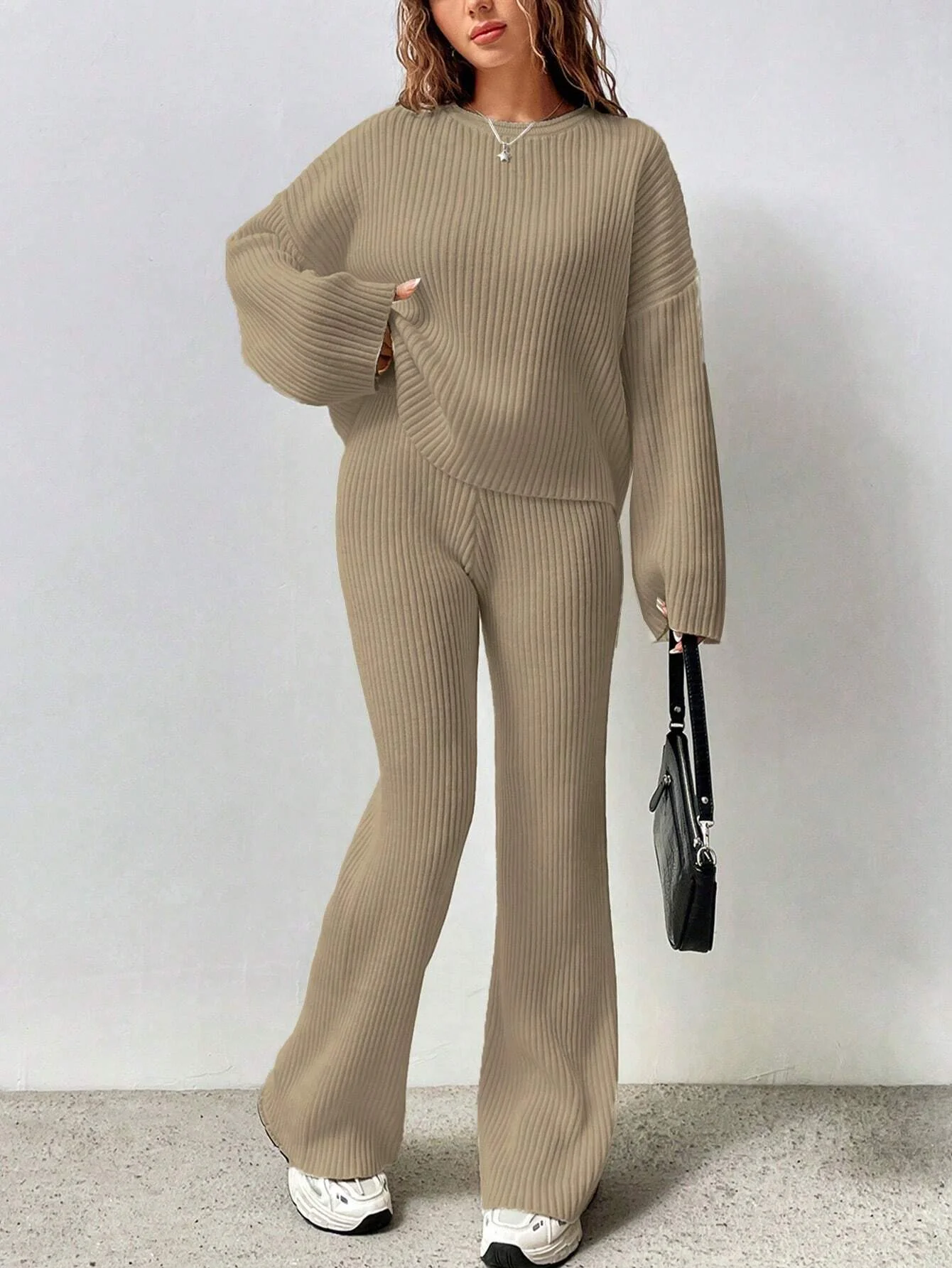 Meri - Solid sweater med rund hals og skuldre