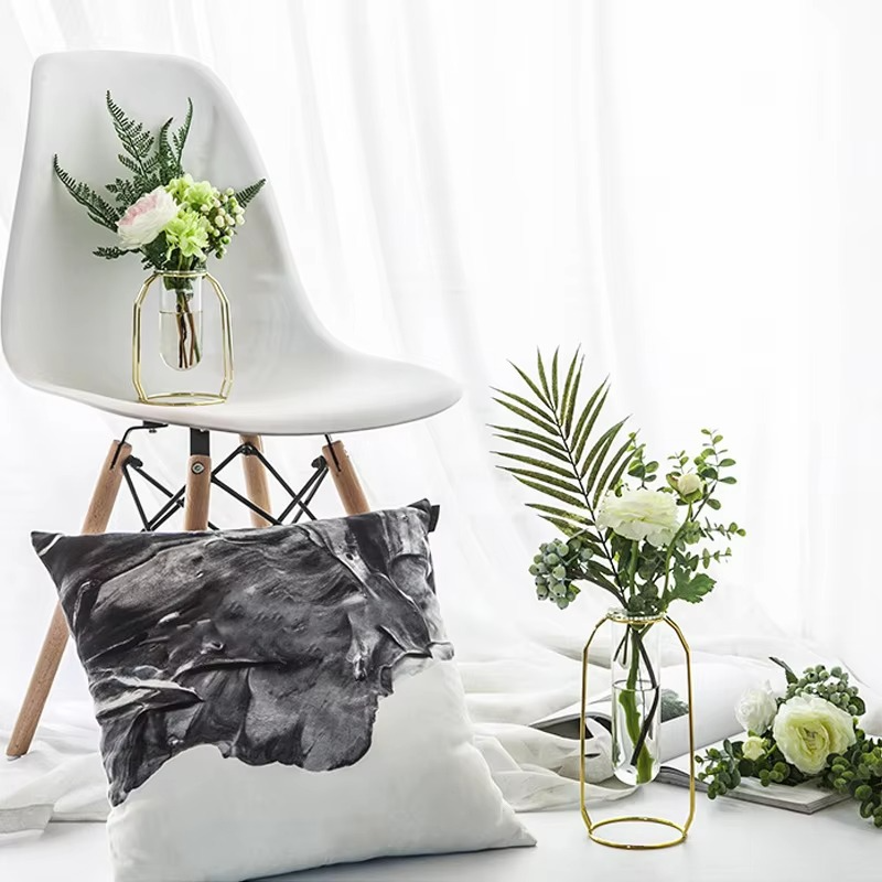 Klar Elegance Glasvase – Elegant Base til Sofistikerede Blomsterdekorationer