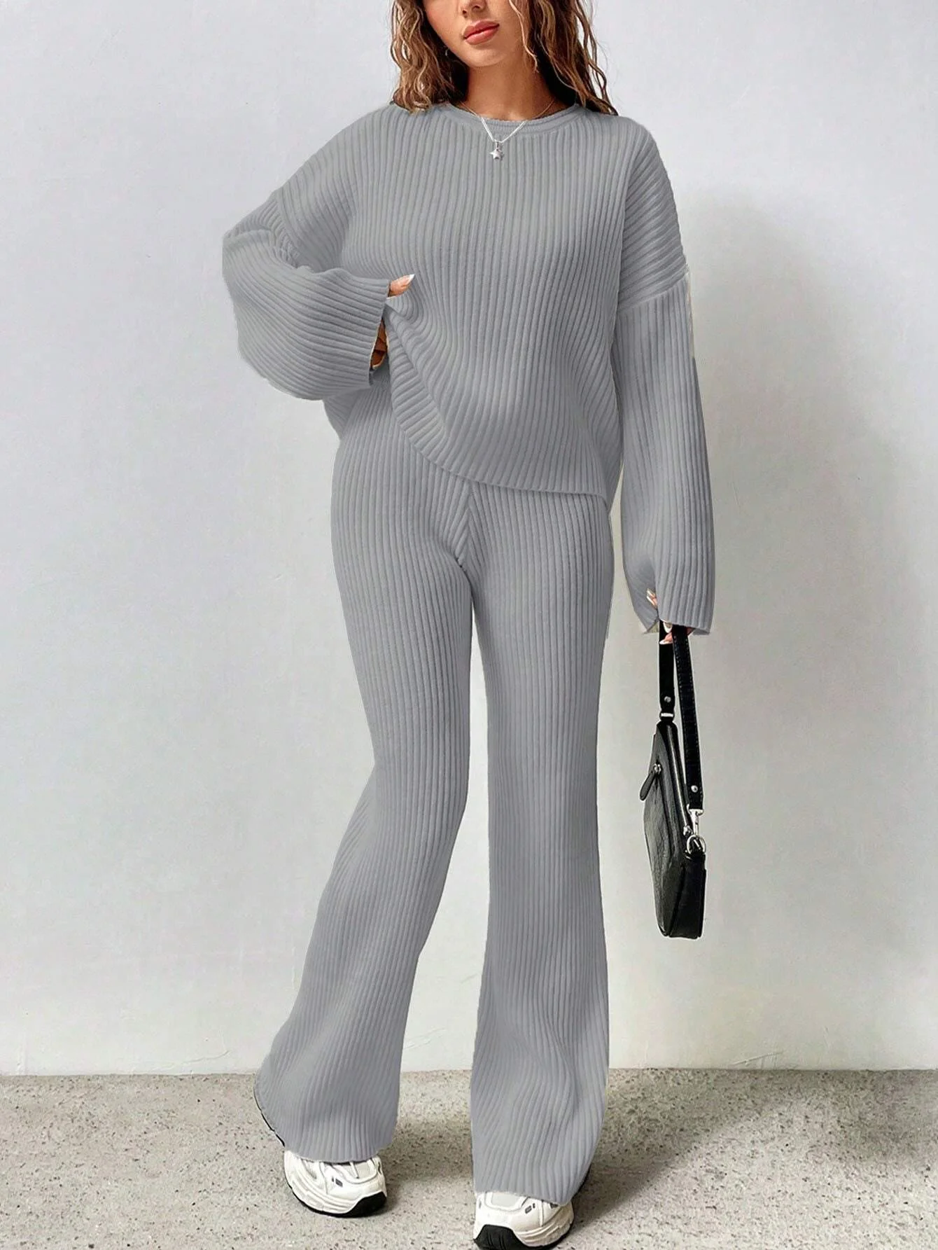 Meri - Solid sweater med rund hals og skuldre