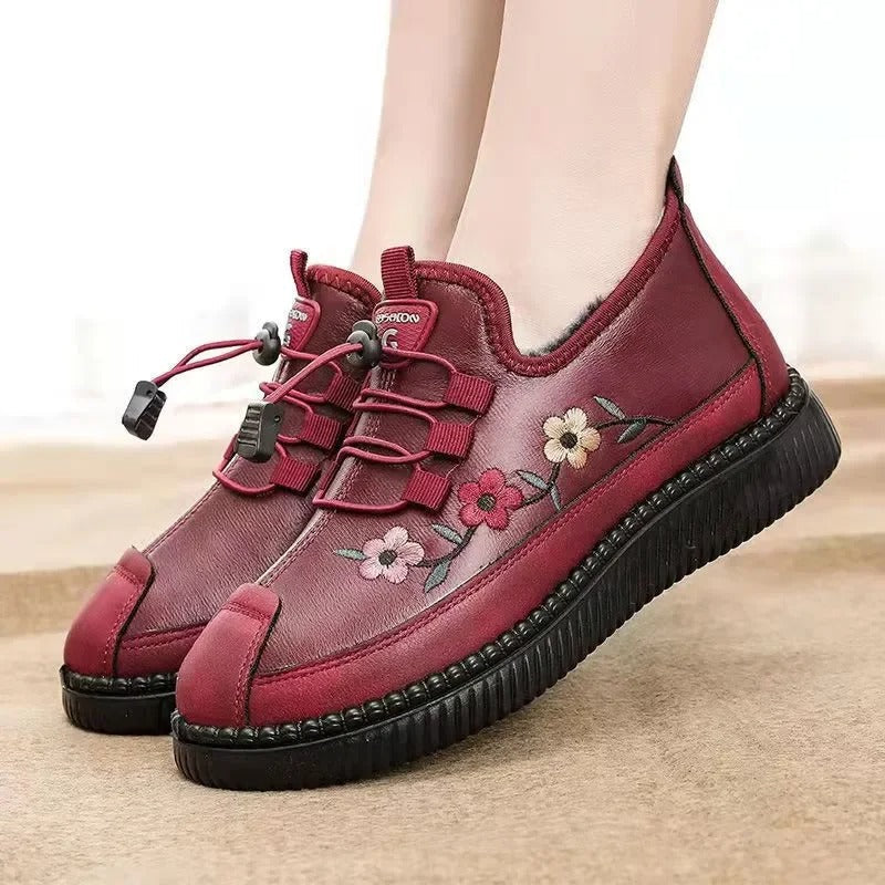 Victoria - Elegante broderede slip-on sko