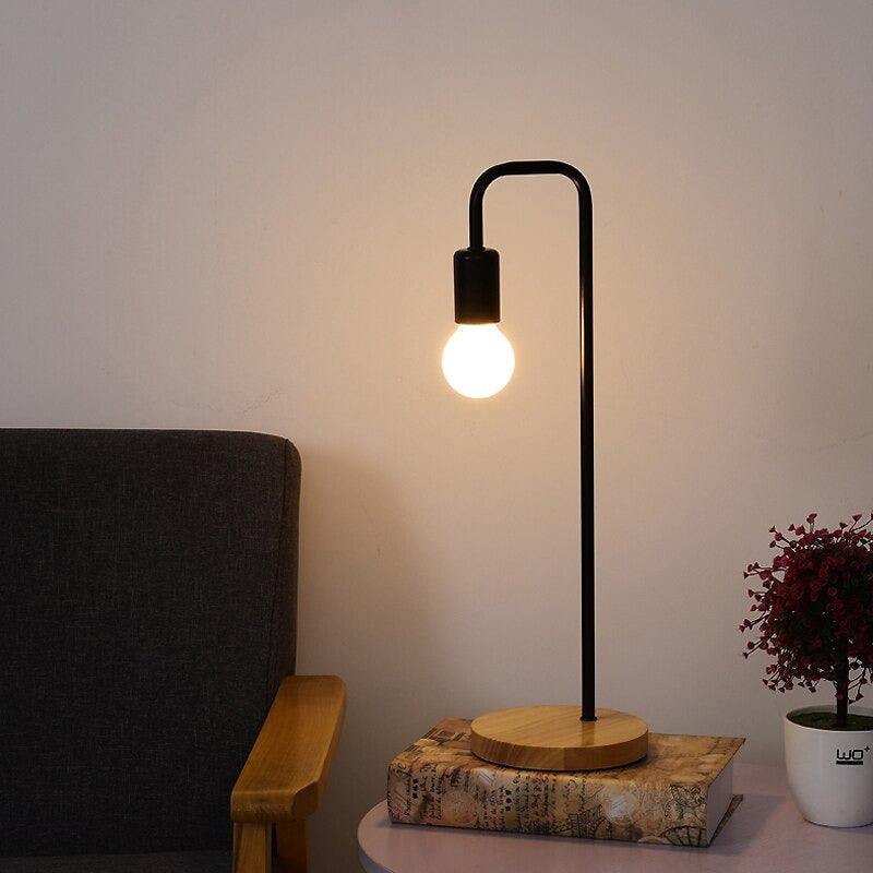 UrbanLume Industriel Natlampe – Elegant Metalbordlampe