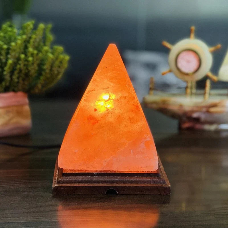 ZenPyramide – Pyramideformet Bordlampe