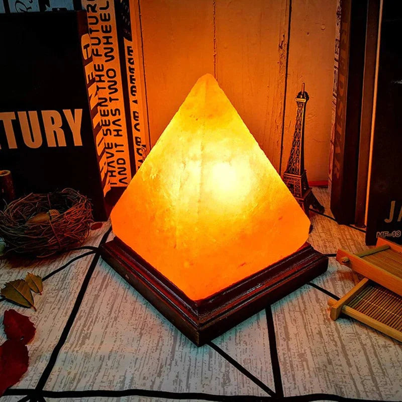 ZenPyramide – Pyramideformet Bordlampe