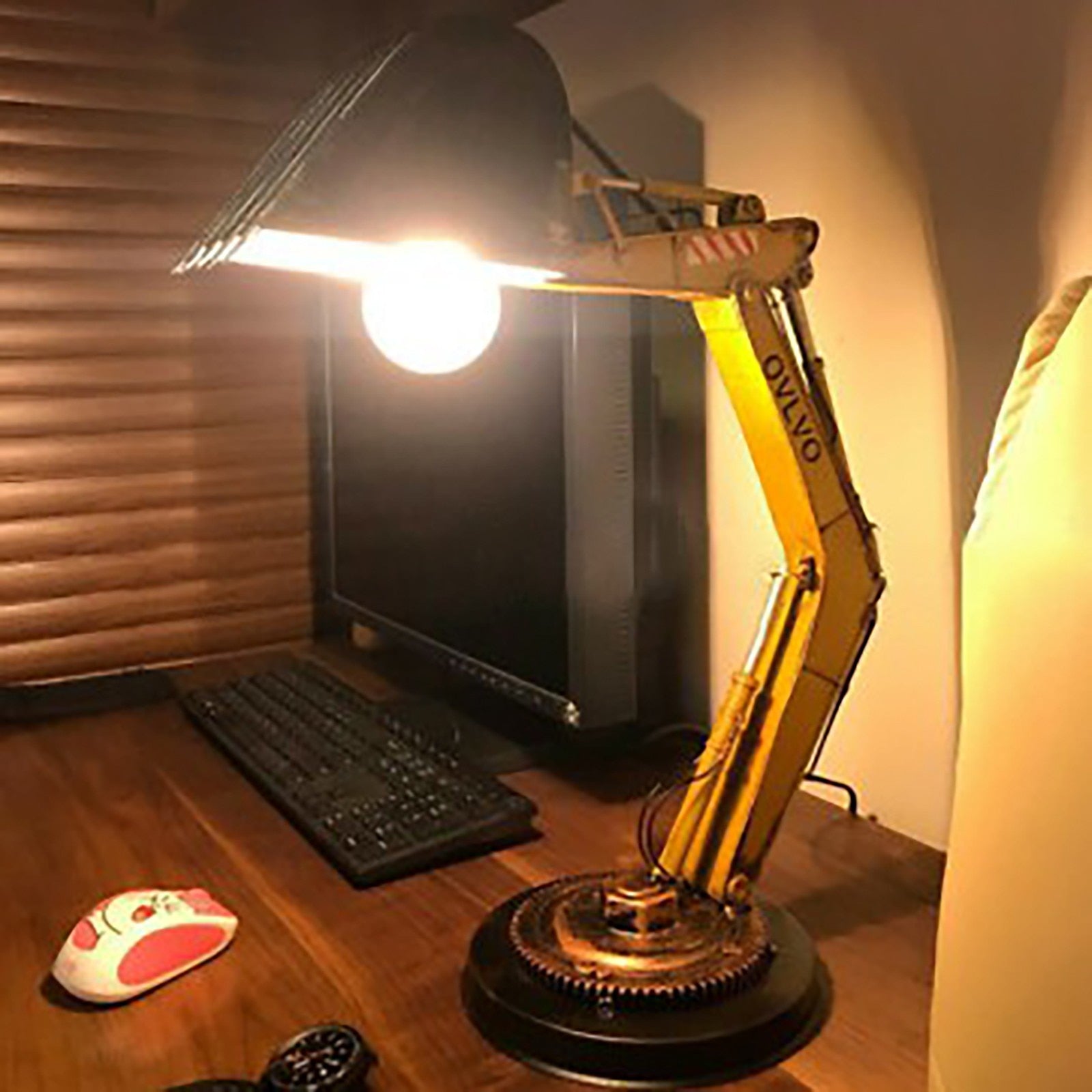 DigLight - Unik gravemaskine skrivebordslampe